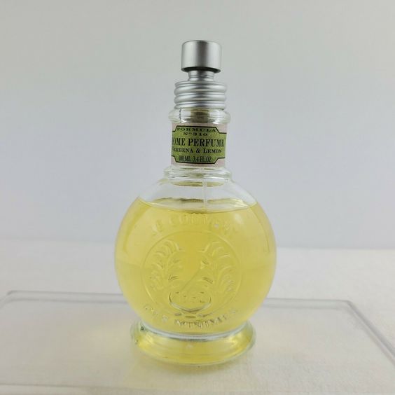 Bath & Body Works Le Couvent Des Minimes Verbena & Lemon Home Perfume. Used with a small bit missing.
