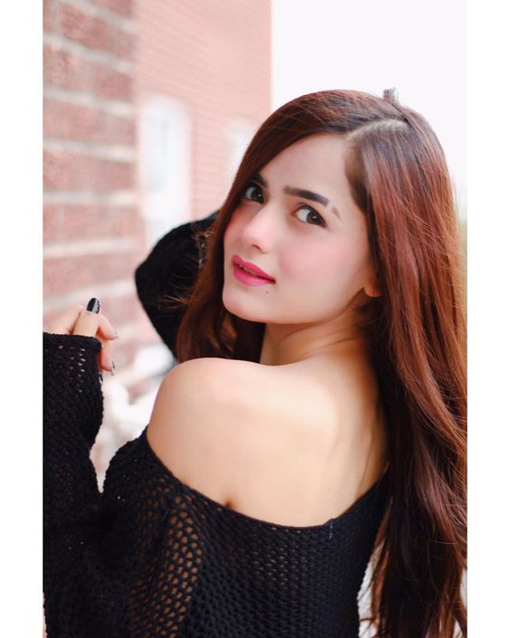 neha-jethwani-hot