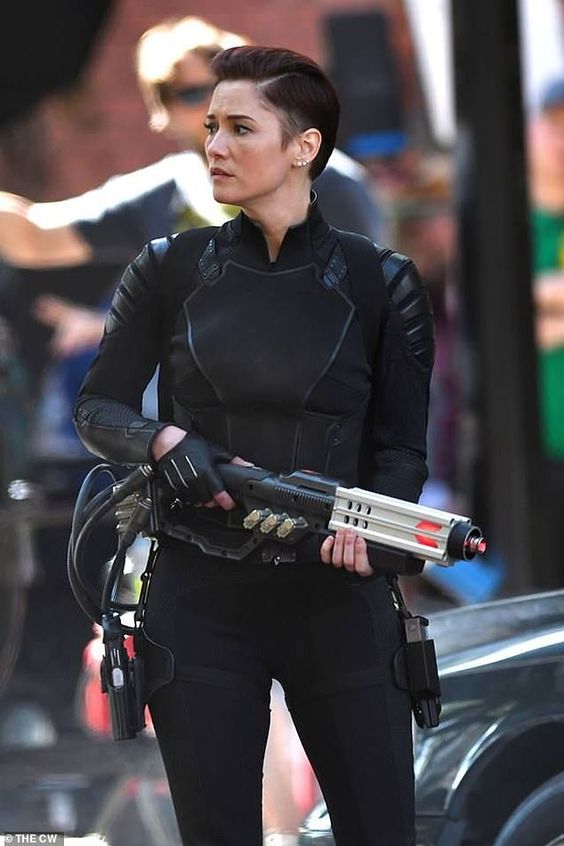 Supergirl star Chyler Leigh thanks fans for support after coming out