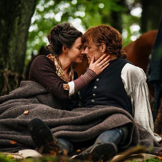 La historia de Jamie y Claire............ spoilers C21a1f87bc124a617a8f53712e8f2645