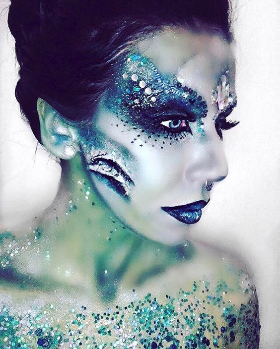 ✨SEA QUEEN MERMAID✨ By our super talented @geoartistry ✨ Products used: Gypsy Shrine Mermaid Glitter Gypsy Shrine Silver Glitter Mehron Paints @mehronuk ✨✨✨✨✨✨✨