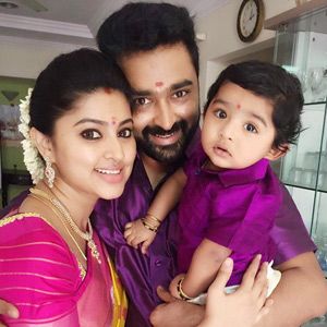 பிரசன்னா - சினேகா திடீர் கருத்து வேறுபாடு/Prasanna - Sneha sudden disagreement 2/2/2017 3:44:26 PM பிரசன்னா, சினேகா தம்பதிகள் மனமொத்த தம்பதிக... Check more at http://tamil.swengen.com/%e0%ae%aa%e0%ae%bf%e0%ae%b0%e0%ae%9a%e0%ae%a9%e0%af%8d%e0%ae%a9%e0%ae%be-%e0%ae%9a%e0%ae%bf%e0%ae%a9%e0%af%87%e0%ae%95%e0%ae%be-%e0%ae%a4%e0%ae%bf%e0%ae%9f%e0%af%80%e0%ae%b0%e0%af%8d-%e0%ae%95/
