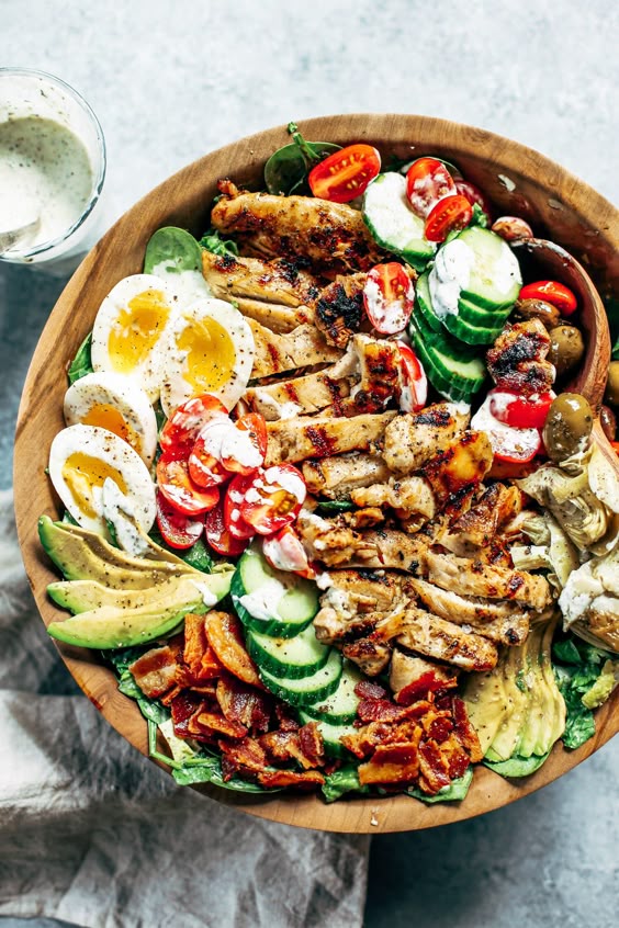 Fresh and easy Caesar Cobb salad. Made with grilled chicken, avocado, bacon, all the toppings, and creamy sauce! A fast and tasty whole30 and paleo family dinner recipe for meal prep. Whole30 rules. Whole30 recipes. Whole30 dinner. Paleo dinner recipes ideas. Summer salads. How to grill chicken. Paleo recipes for beginners. Paleo diet recipes.