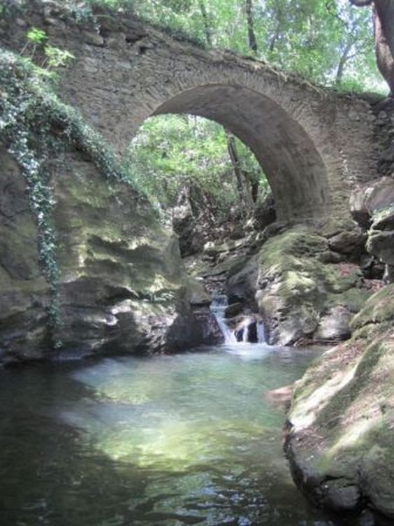 Corsica - Cascades et Canyons - Ruisseau de Porcili - Commune : Sisco. Massif : Cap Corse. (Haute Corse)