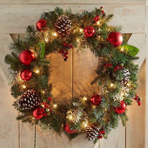Your Home Shines This Holiday Season With The Timeless And Traditional Beauty Of Our Realistic Ever Décoration Noel Fait Main Decoration Noel Maison Deco Noel