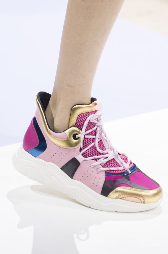 28 Comfortable Shoes To Copy Right Now