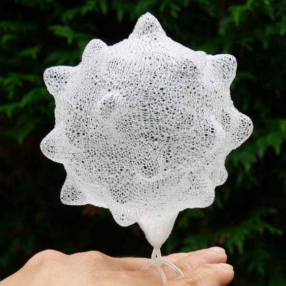 Nora Fok - Pollen, Ox-eye Daisy 2005 ring knitted clear nylon diameter: 10cm/ 4 ins.