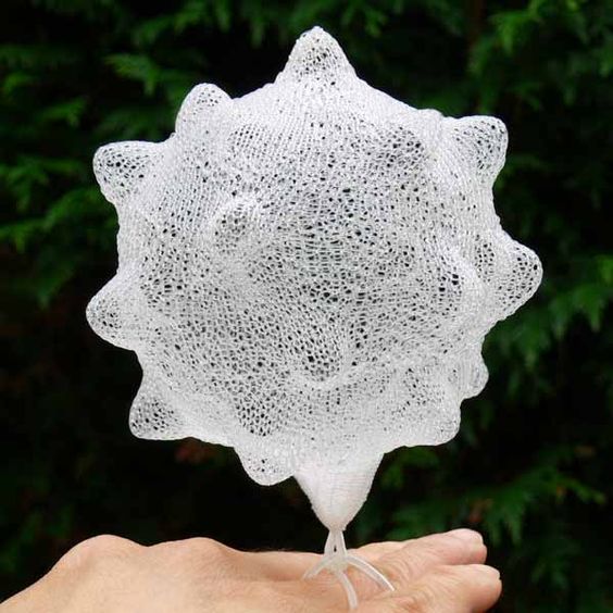 Nora Fok - Pollen, Ox-eye Daisy 2005  ring  knitted clear nylon  diameter: 10cm/ 4 ins.