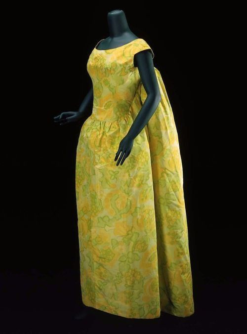 Defunct Fashion | Fashion, Women's evening dresses, Balenciaga dress