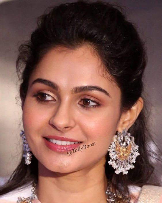 Beautiful Indian Girl Andrea Jeremiah Smiling Face Closeup