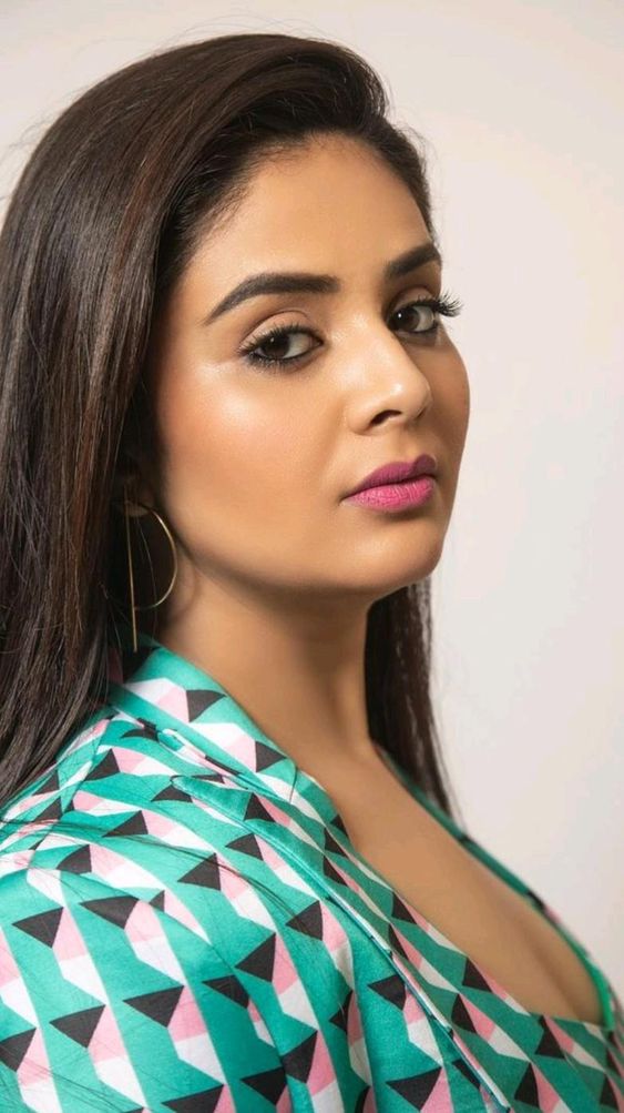 sreemukhi beauty 💚💚