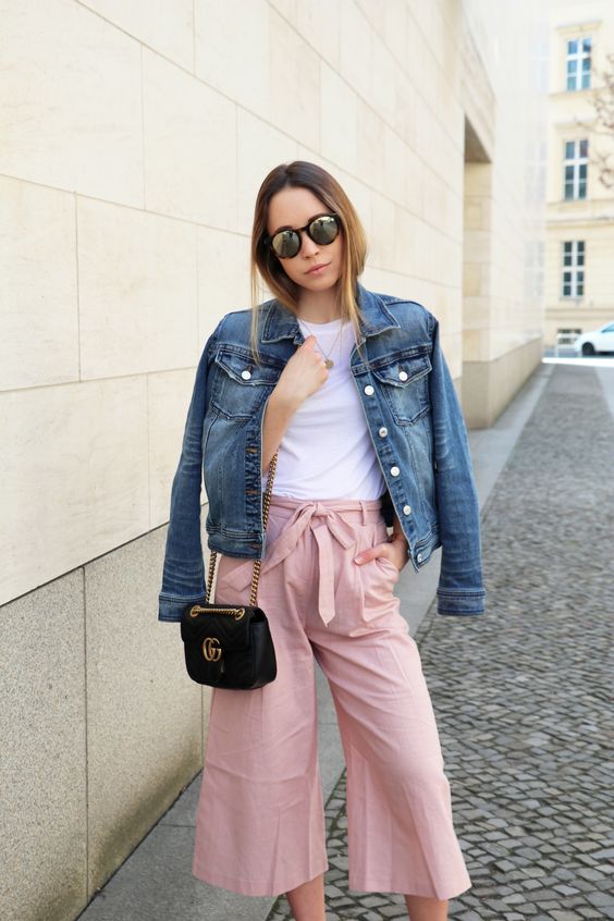 rosa-culotte-von-asos-jeansjacke-puma-sneakers-stylemocca