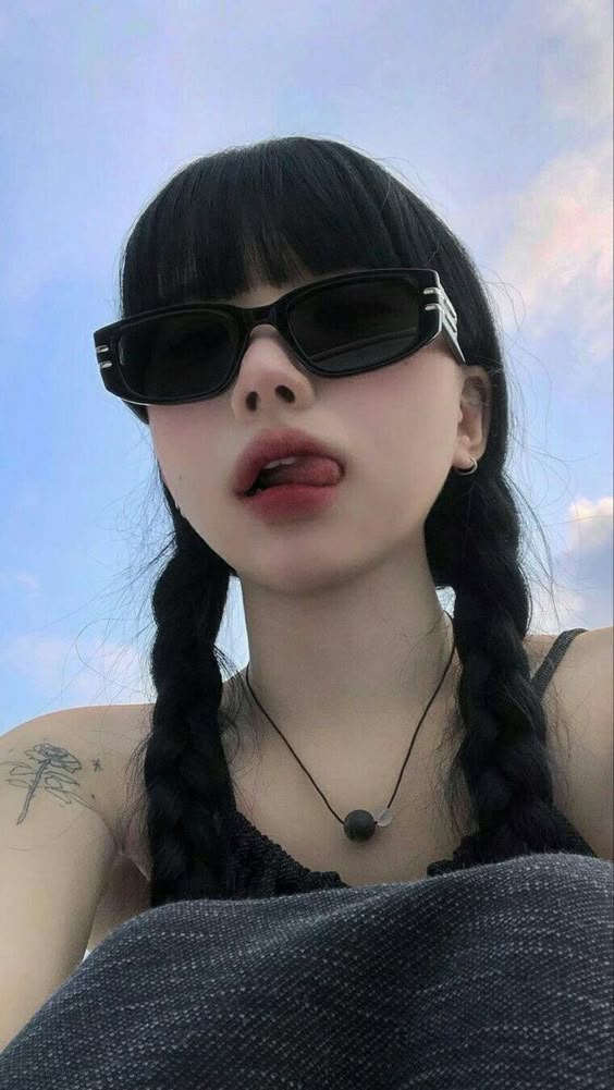Ade RB+ in 2022 | Grunge girl, Ulzzang girl, Uzzlang girl