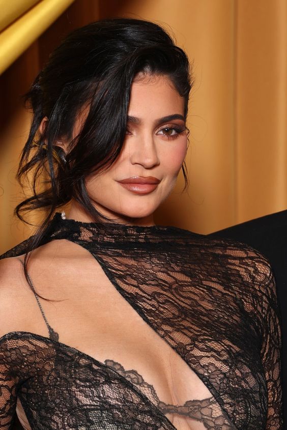 Kylie Jenner HD Photos, Wallpapers, Images Kylie Jenner