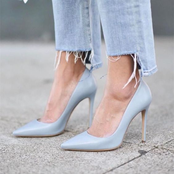 Pointy Shoes- Décolleté tacco a spillo azzurre Pointy Shoes- Décolleté tacco a spillo azzurre