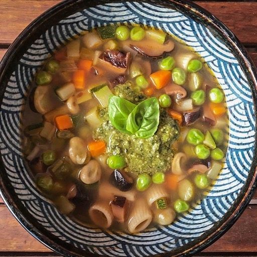 Sopa De Verduras De Primavera Con Pesto Link En La Bio Kykeonblog Kykeon Sopa Receta Platodeldia Pesto Soup Food Foodb Food Beef Black Eyed Peas