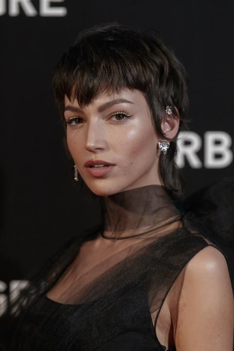 Casa De Papel Tokio Ursula Corbero Und Ihr Schönstes Aussehen Beatface Aussehen Beatface Casa C Mullet Hairstyle Short Punk Hair Short Hair Styles
