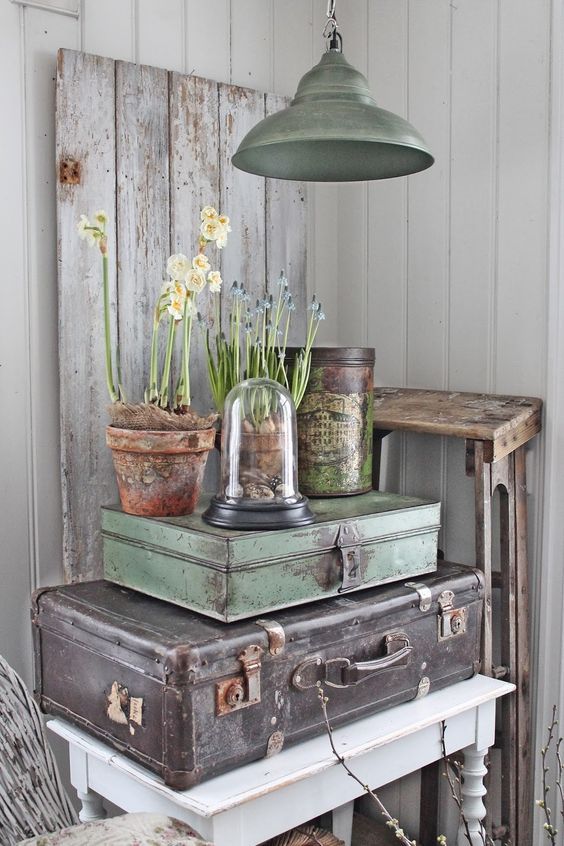 Hoy Vamos Con 10 Delicadas Piezas En Shabby Chic El Estilo Que No Pasa De Moda Decoración Retro De Hogar Decoraciones Clásicas Casas Shabby Chic
