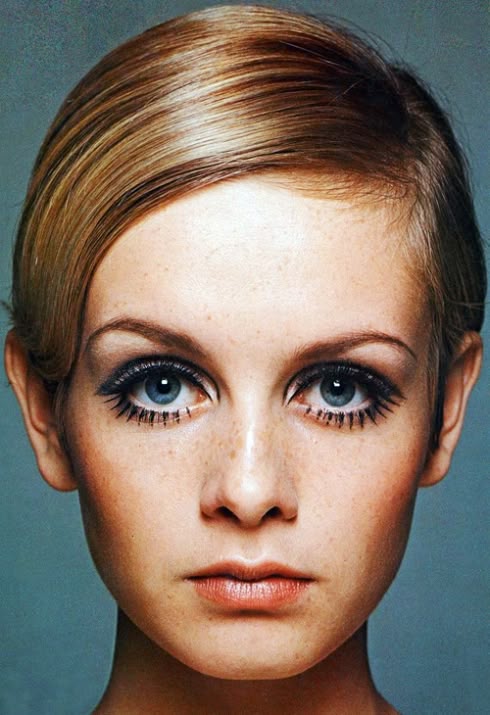 Twiggy – The Face of 1966 | Byron's muse