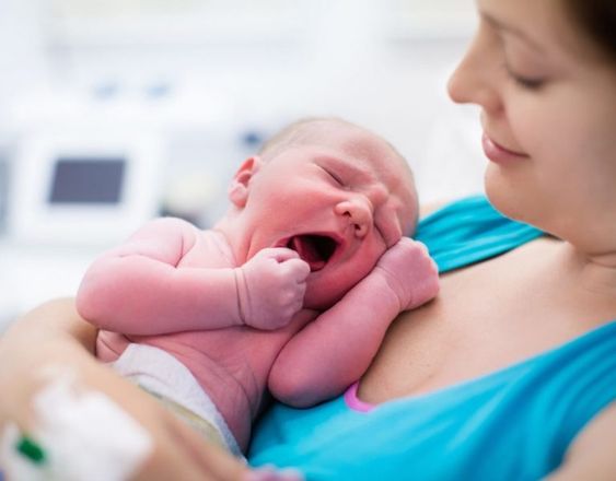 Giai đoạn sau sinh và cho con bú gây ra rối loạn kinh nguyệt ở phụ nữ