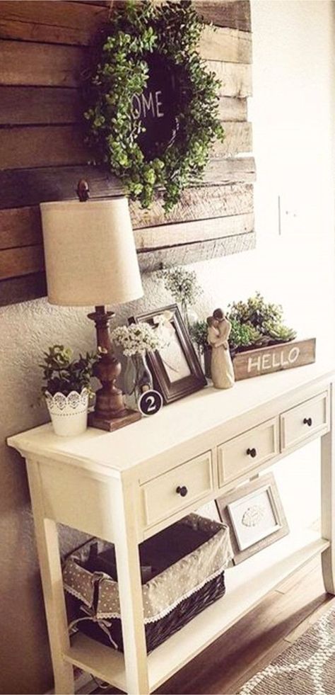 DIY rustic farmhouse entryway idea - perfect rustic entryway for a small foyer or apartment.