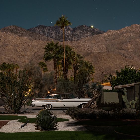 photographer tom blachford captures classic modernist houses in palm springs, california.by moonlight