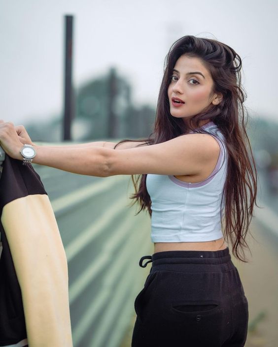 aryanshi-sharma-hot