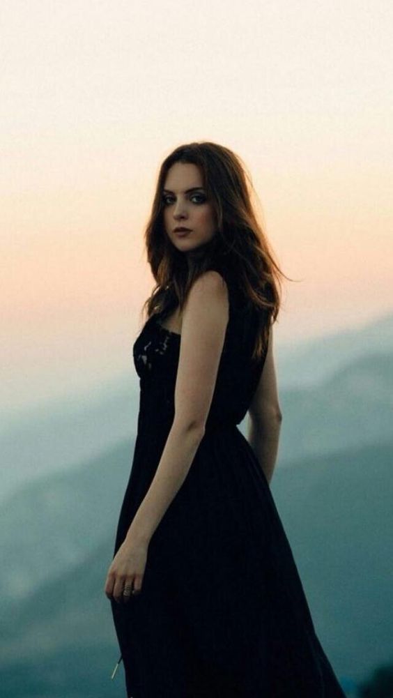 elizabeth-gillies