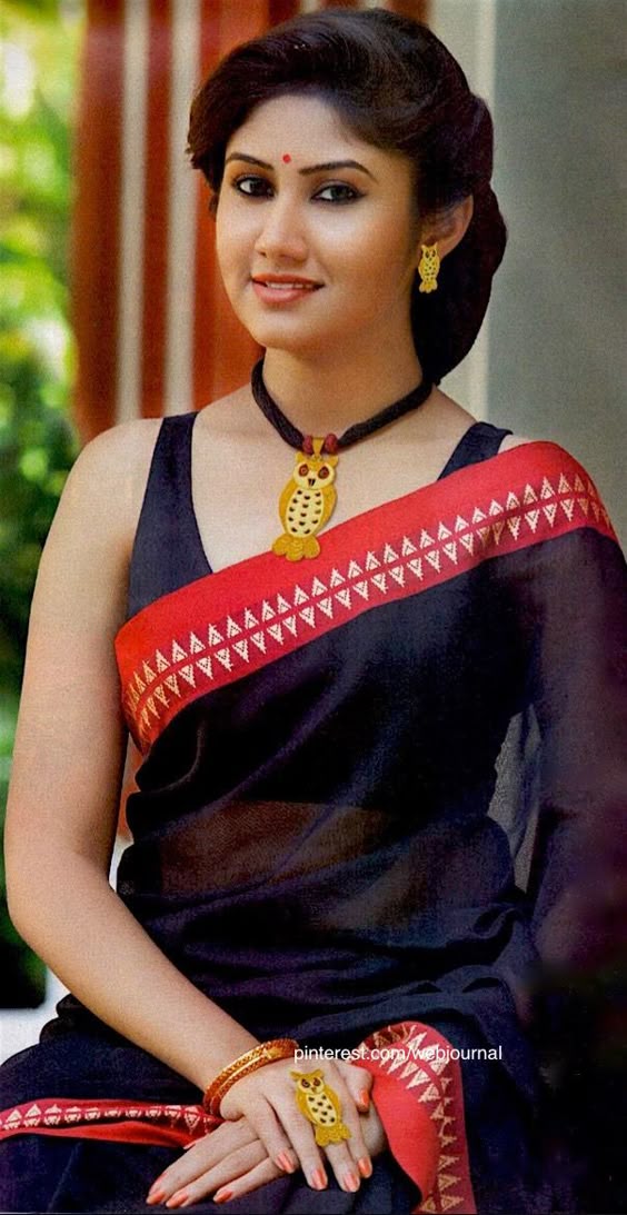 Image: Sananda (from Anjali Jewellers advertisement)
