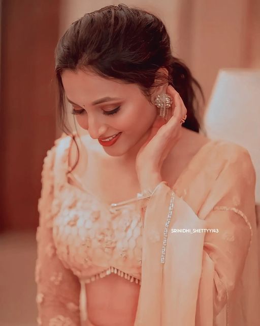 srinidhi_shettyyπ on Instagram: "Smileβ€οΈππ₯π . . . @srinidhi_shetty π₯°ππ . Follow :@srinidhi_shettyy143 . . . #saraalikhanpataudi#kartikaaryan #sushantsinghrajput#viratkohli #ananyapanday #rocky #anushkasharma#mehabooba #kareenakapoor#saifalikhan #rockybhai #taimuralikhan #kritisanon#kgf2 #shraddha_flawless #ranveersingh#srinidhishettyhot #srinidhishetty #shraddhakapoor #katrinakaif#loveaajkal #loveaajkal2#india#cricket #bollywood#srinidhi_shetty143"
