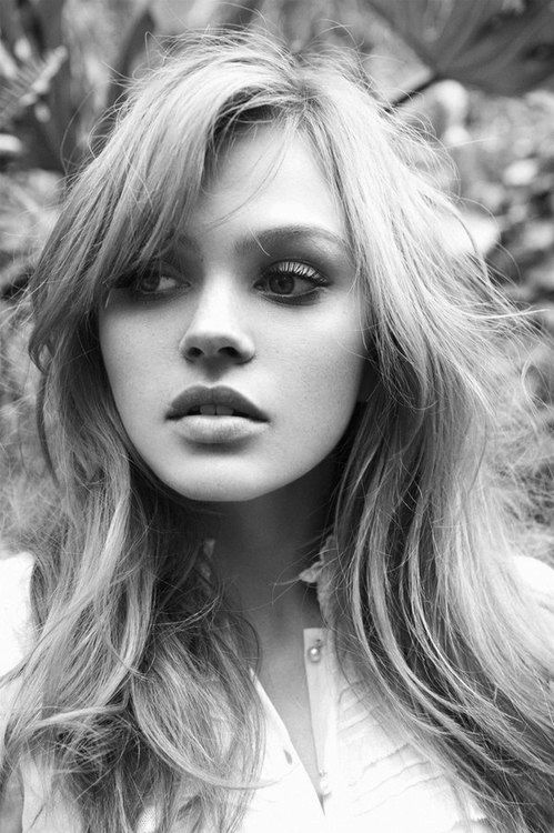 Aimee Teegarden B/W