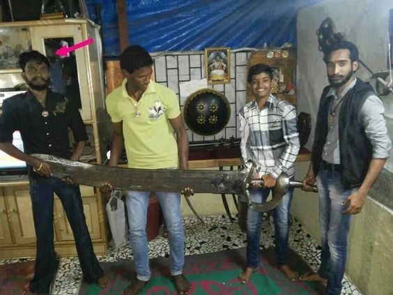 90kg sword of marathi king chatrpati shivaji maharaj of maharashtra. Hats off..