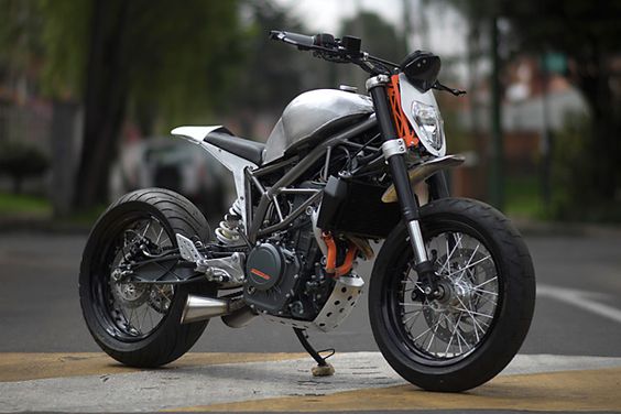 KTM 390 Duke – Garaje 57