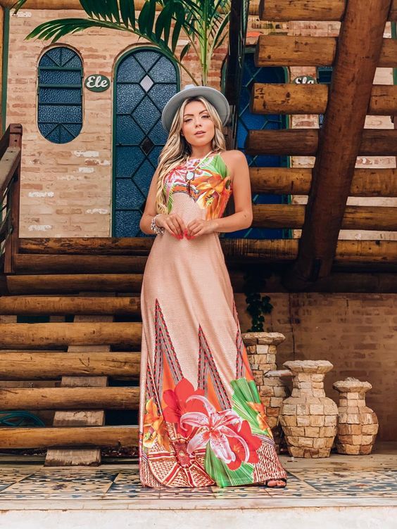 LOOK DO DIA é ideal para mulheres que buscam combinações perfeitas e singularidade para cada ocasião. Através de desenhos atemporais e uma cartela de cores contemporânea, as coleções afirmam a essência da marca sem deixar de lado as principais tendências de moda.