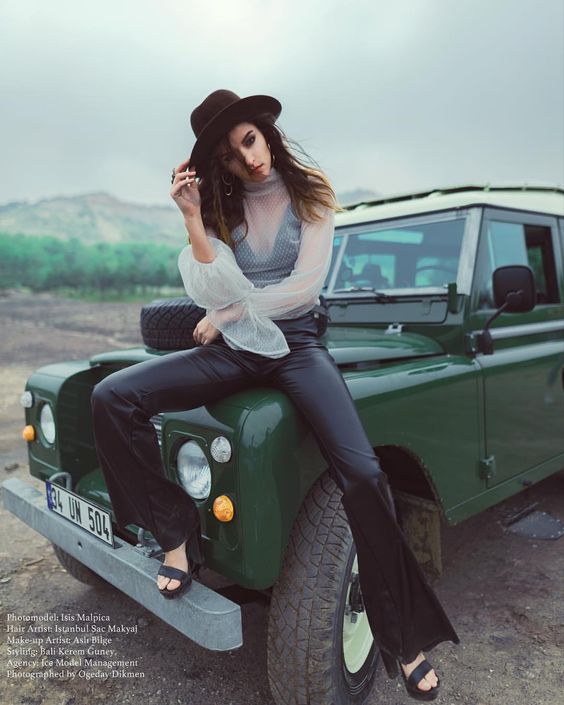 269 Likes, 3 Comments - Ogeday Dikmen (@ogedaydikmen) on Instagram: âPhotomodel: @isismalpica Hair: @istanbulsacmakyaj Make-up: @aslblge Styling: @balikeremguneyâ¦â