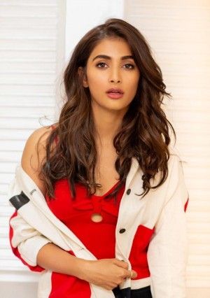 Pooja Hegde (aka) Pooja Hedge photos stills & images