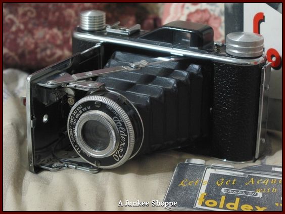 FOLDEX 20 Folding Camera by Pho Tak Co in Box With Original Film In It IMG 3840 http://ajunkeeshoppe.blogspot.com/