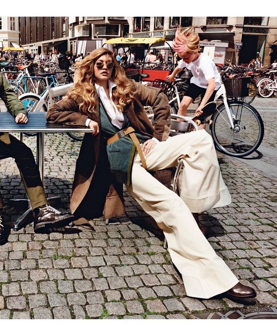 Join us and get inspired by the best selection of mid-century, retro and modern fashion styles inspiration. Find our fashion inspired pieces at http://essentialhome.eu/