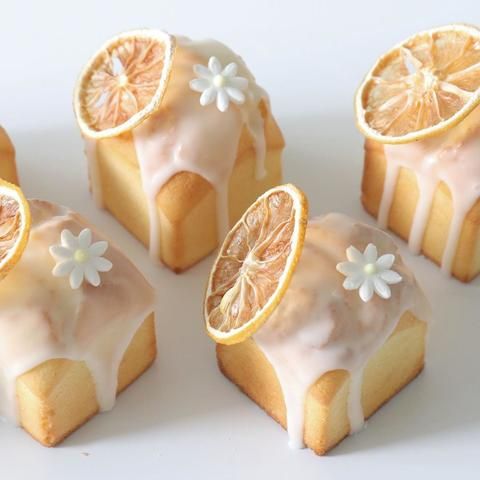 Lemon Cream Cheese Cake by J\'adore