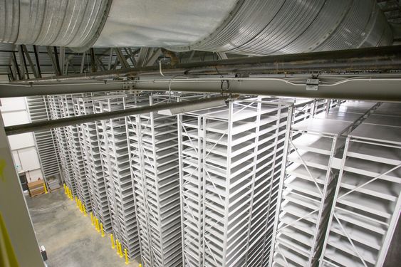 High-bay storage system takes full advantage of a building’s vertical space