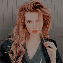 Voir un profil - Lilith Evans D237af656bdb80cbf9573b8d4e0f0fc9