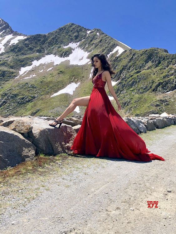Actress Shraddha Kapoor Hot Stills From Saaho - Social News XYZ