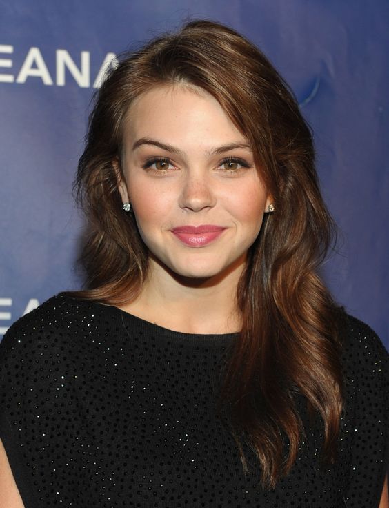 Aimee Teegarden Photos - Actress Aimee Teegarden arrives to the 4th annual Oceana SeaChange summer party at Villa di Songhi on October 1, 2011 in Laguna Beach, California. - SeaChange Summer Party To Benefit Oceana - Red Carpet