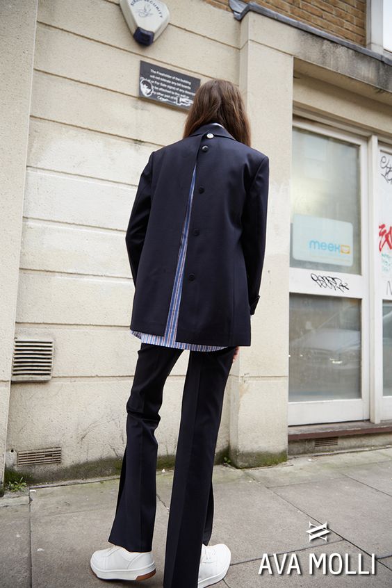 ìë°ëª°ë¦¬ AVAMOLLI 2018SS âì¼í¸ë¦° íë¼ì´ ìì¼ (1021 Katrin fly jacket(Navy))â ì
ëë¤. â¶ï¸ë¬¸ì / Buyer Inquiry -E-MAIL : avamolli@naver.com -SITE : www.avamolli.com #ìë°ëª°ë¦¬ #AVAMOLLI #ìí¸ #2018SS #컬ë ì
#ì²´í¬ #ì¸ #í¸ë ì¹ì½í¸ #ëí¸ #ìì¼ #ë°ì§ #í¬ì¸ #ì¬ì±ë³µ #ì¬ì±ìë¥ #ì¬ì±í¨ì
#ì¼í몰 #ì½í¸ #ì¸ì½í¸ #ìí¸ #롱ì½í¸ #롱ìì¼ #ì¸ë§í¬ì»´í¼ë #longcoat #coat #longjacket #jacket #wool #suit #trenchcoat #woman #girl #apparel #design #designer #brand #shoppingmall #mall #fashion #collection #suit #woolmark #woolmarkcompany
