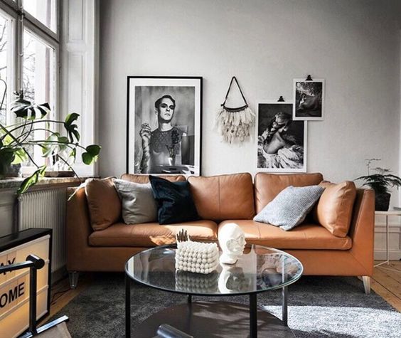 Gây ấn tượng đẹp trong trang trí phòng khách dù mua sofa da ở đâu