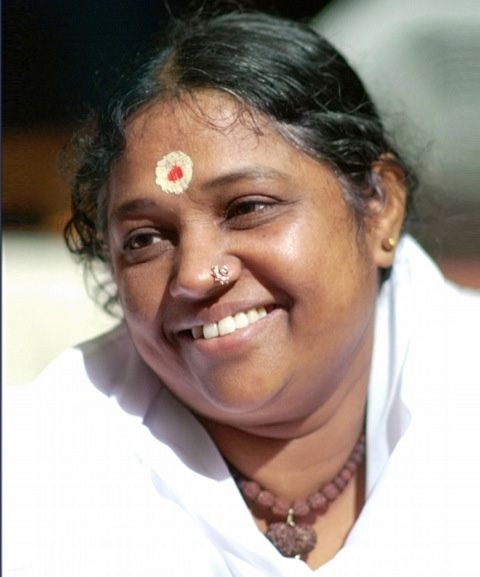 Dans les bras d'Amma / Mata Amritanandamayi dite Amma