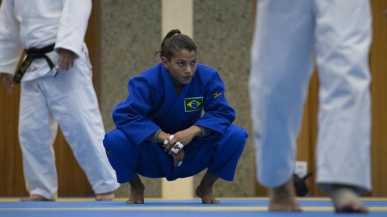 Nestas Olimpíadas, a judoca Sarah Menezes pediu ajuda à ginecologista da…
