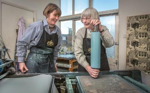 Marthe Armitage with her daughter, Joanna. #marthearmitage #printmaking #wallpaper #design