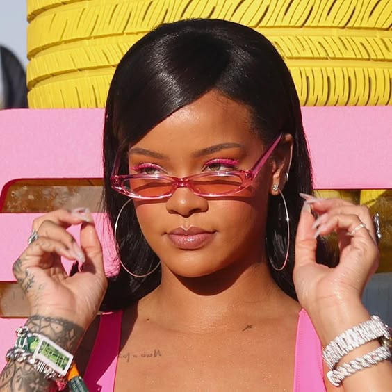 90s Small Sunglasses Trend Back in 2019