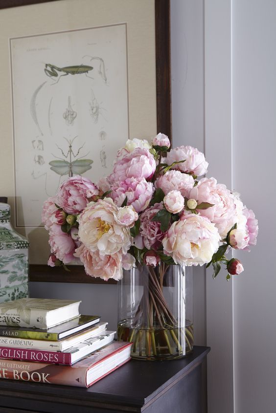 Ethan Allen Grand Reopening Event In Skokie